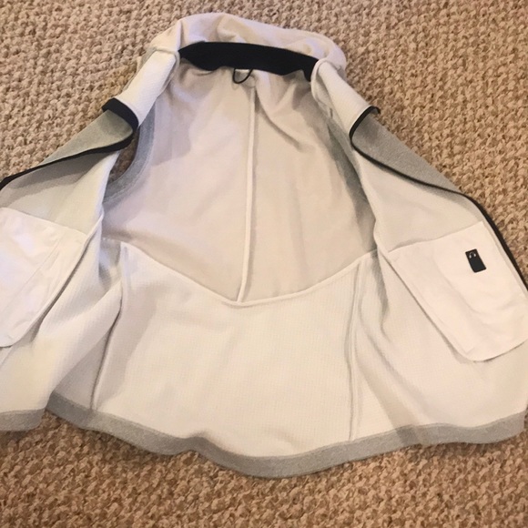 Vest - Picture 4 of 4